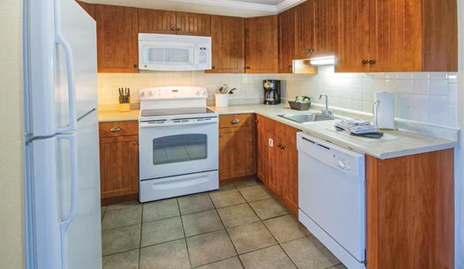 Club Wyndham Newport Onshore Экстерьер фото