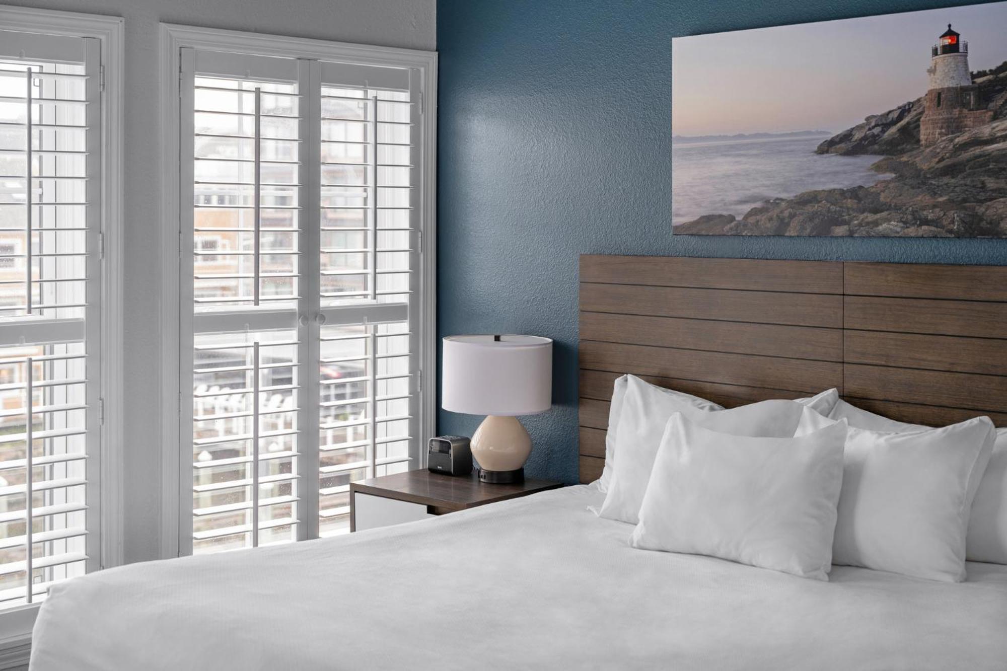 Club Wyndham Newport Onshore Экстерьер фото